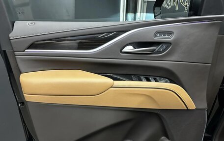 Cadillac Escalade V, 2023 год, 13 000 000 рублей, 7 фотография