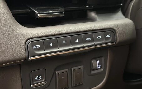 Cadillac Escalade V, 2023 год, 13 000 000 рублей, 8 фотография