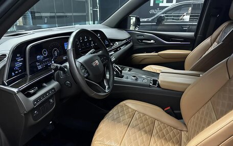 Cadillac Escalade V, 2023 год, 13 000 000 рублей, 9 фотография