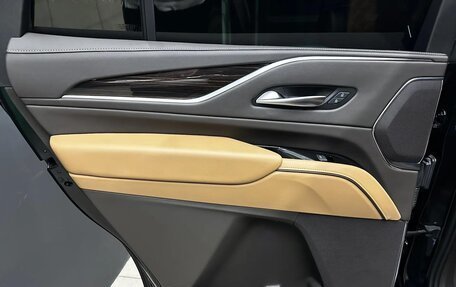 Cadillac Escalade V, 2023 год, 13 000 000 рублей, 20 фотография