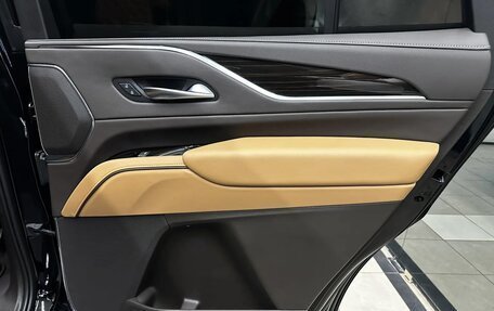Cadillac Escalade V, 2023 год, 13 000 000 рублей, 25 фотография