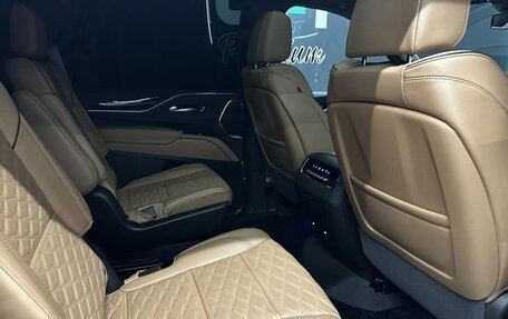 Cadillac Escalade V, 2023 год, 13 000 000 рублей, 26 фотография