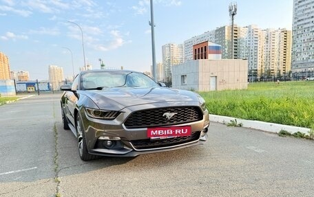 Ford Mustang VI рестайлинг, 2016 год, 2 400 000 рублей, 3 фотография