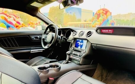 Ford Mustang VI рестайлинг, 2016 год, 2 400 000 рублей, 24 фотография