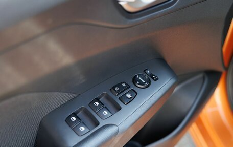 Hyundai Solaris II рестайлинг, 2018 год, 1 220 000 рублей, 12 фотография