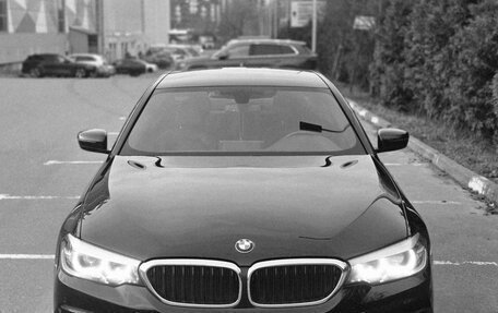 BMW 5 серия, 2017 год, 2 800 000 рублей, 3 фотография