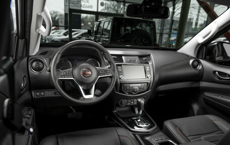 Nissan Navara (Frontier), 2024 год, 5 300 000 рублей, 3 фотография