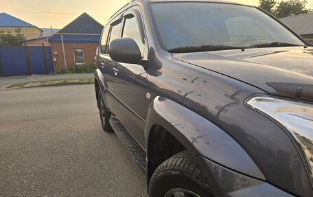 Toyota Land Cruiser Prado 120 рестайлинг, 2007 год, 2 650 000 рублей, 3 фотография