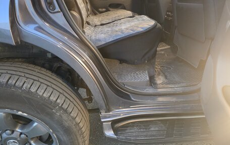Toyota Land Cruiser Prado 120 рестайлинг, 2007 год, 2 650 000 рублей, 15 фотография