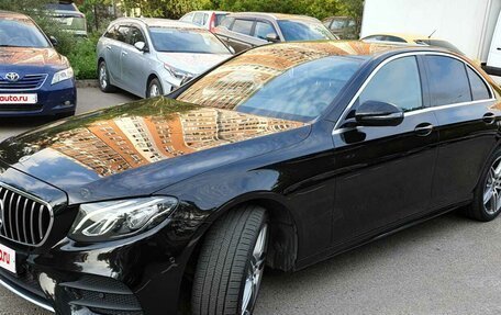 Mercedes-Benz E-Класс, 2019 год, 3 200 000 рублей, 3 фотография