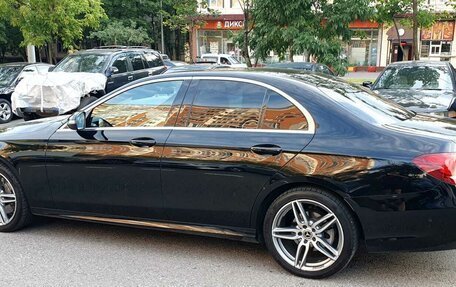 Mercedes-Benz E-Класс, 2019 год, 3 200 000 рублей, 5 фотография