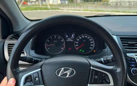 Hyundai Solaris II рестайлинг, 2011 год, 490 000 рублей, 12 фотография
