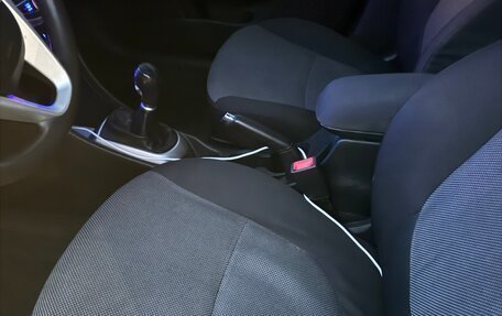 Hyundai Solaris II рестайлинг, 2011 год, 490 000 рублей, 17 фотография
