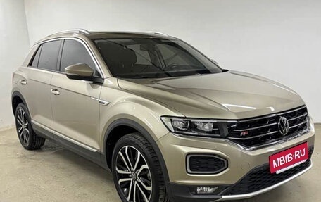 Volkswagen T-Roc I, 2022 год, 1 570 000 рублей, 3 фотография