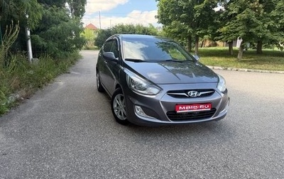 Hyundai Solaris II рестайлинг, 2013 год, 940 000 рублей, 1 фотография