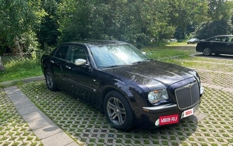 Chrysler 300C II, 2005 год, 890 000 рублей, 6 фотография