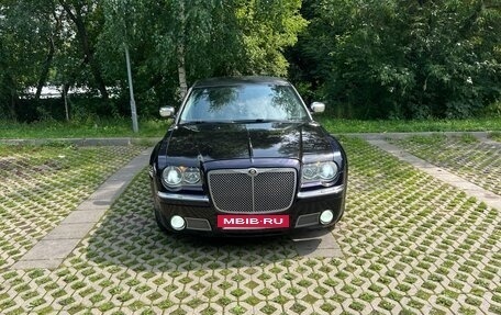 Chrysler 300C II, 2005 год, 890 000 рублей, 7 фотография