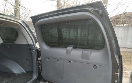 Toyota Land Cruiser Prado 150 рестайлинг 2, 2013 год, 2 800 000 рублей, 14 фотография
