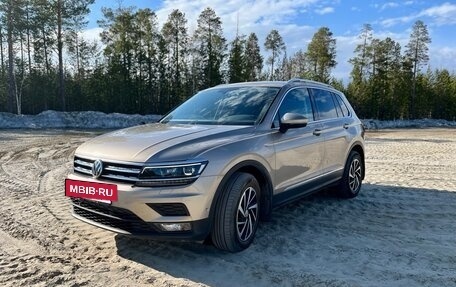 Volkswagen Tiguan II, 2018 год, 2 700 000 рублей, 3 фотография