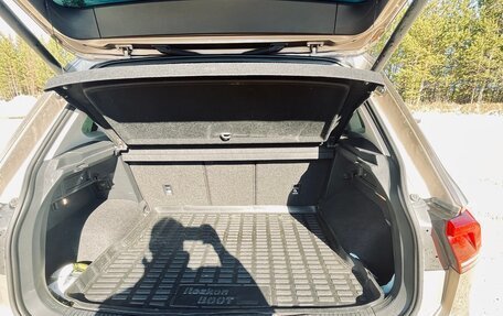 Volkswagen Tiguan II, 2018 год, 2 700 000 рублей, 14 фотография