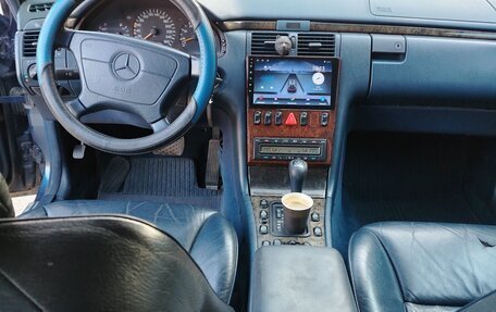 Mercedes-Benz E-Класс, 1998 год, 350 000 рублей, 10 фотография