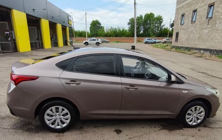 Hyundai Solaris II рестайлинг, 2019 год, 1 300 000 рублей, 3 фотография