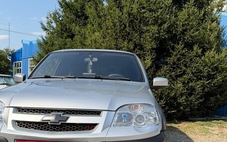 Chevrolet Niva I рестайлинг, 2012 год, 550 000 рублей, 2 фотография