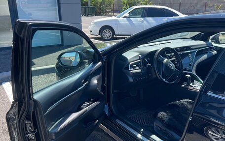 Toyota Camry, 2019 год, 2 600 000 рублей, 11 фотография