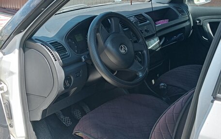 Skoda Fabia II, 2013 год, 600 000 рублей, 4 фотография