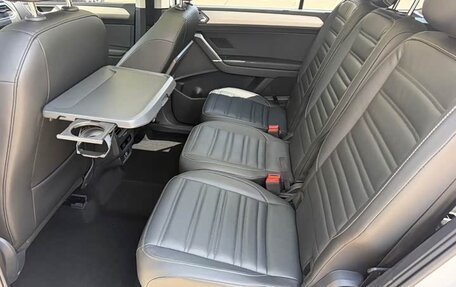 Volkswagen Touran III, 2022 год, 1 750 111 рублей, 13 фотография