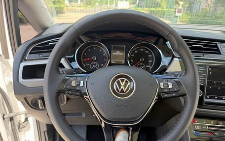 Volkswagen Touran III, 2022 год, 1 750 111 рублей, 10 фотография