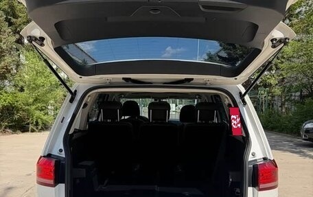 Volkswagen Touran III, 2022 год, 1 750 111 рублей, 9 фотография