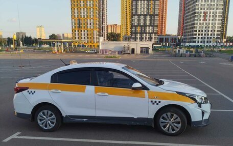 KIA Rio IV, 2021 год, 1 100 000 рублей, 1 фотография