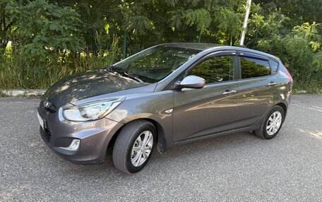 Hyundai Solaris II рестайлинг, 2013 год, 940 000 рублей, 5 фотография