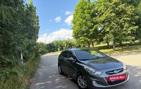 Hyundai Solaris II рестайлинг, 2013 год, 940 000 рублей, 4 фотография
