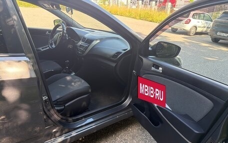 Hyundai Solaris II рестайлинг, 2013 год, 940 000 рублей, 12 фотография