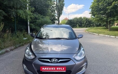 Hyundai Solaris II рестайлинг, 2013 год, 940 000 рублей, 20 фотография