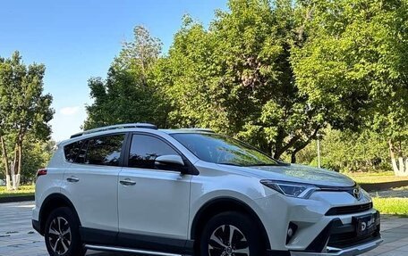 Toyota RAV4, 2019 год, 2 030 000 рублей, 3 фотография