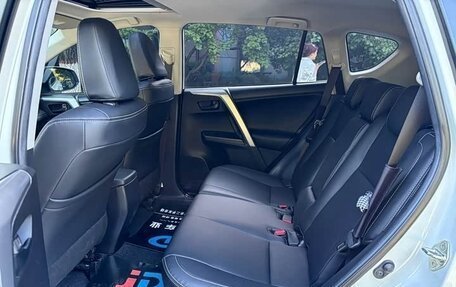 Toyota RAV4, 2019 год, 2 030 000 рублей, 9 фотография