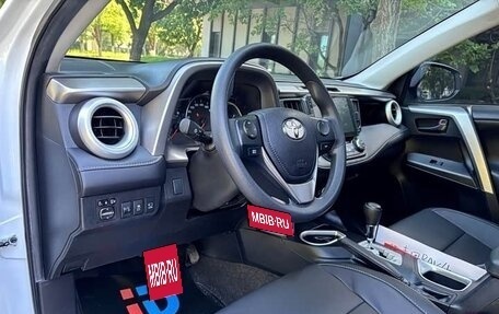 Toyota RAV4, 2019 год, 2 030 000 рублей, 7 фотография