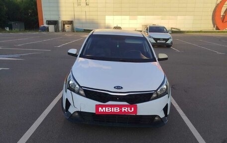 KIA Rio IV, 2021 год, 1 100 000 рублей, 6 фотография