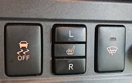Toyota RAV4, 2011 год, 1 500 000 рублей, 30 фотография