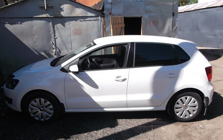 Volkswagen Polo VI (EU Market), 2010 год, 400 000 рублей, 2 фотография
