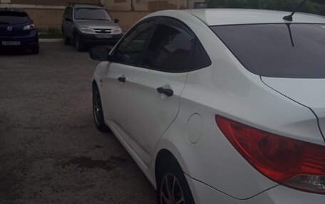Hyundai Solaris II рестайлинг, 2013 год, 750 000 рублей, 4 фотография
