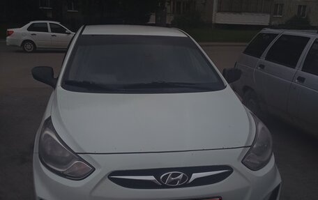 Hyundai Solaris II рестайлинг, 2013 год, 750 000 рублей, 2 фотография
