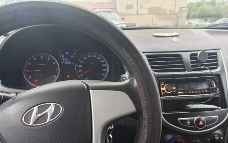 Hyundai Solaris II рестайлинг, 2013 год, 750 000 рублей, 12 фотография
