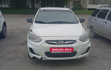 Hyundai Solaris II рестайлинг, 2013 год, 750 000 рублей, 8 фотография