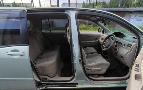 Toyota Raum II, 2003 год, 420 000 рублей, 10 фотография