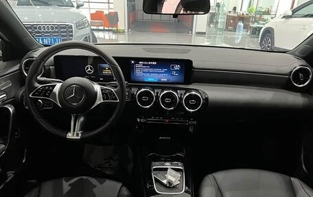 Mercedes-Benz A-Класс, 2022 год, 2 400 000 рублей, 18 фотография