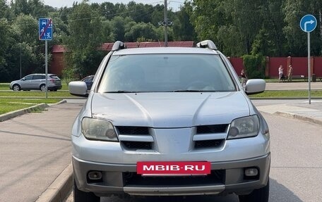 Mitsubishi Outlander III рестайлинг 3, 2003 год, 265 000 рублей, 2 фотография